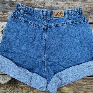 HIGH WAISTED LEE PLEATED SHORTS
